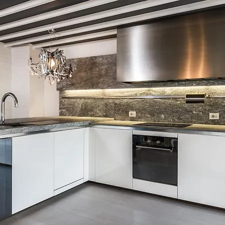 Deluxe - Center Daire Varna